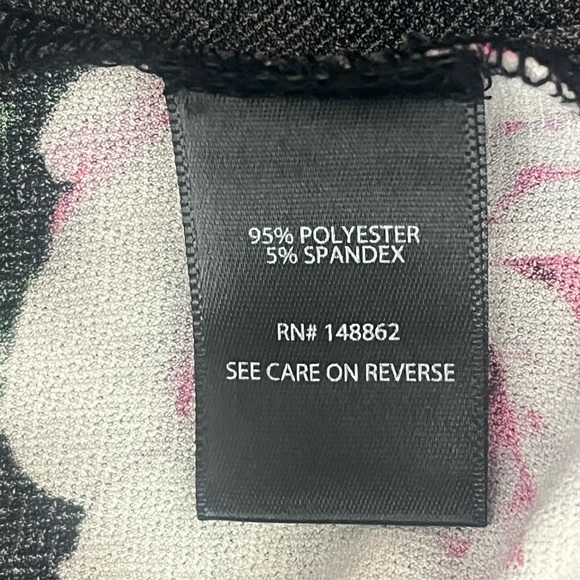 Torrid Black Floral Mini Stretch Crepe Wrap Dress Size 2 - Picture 8 of 8